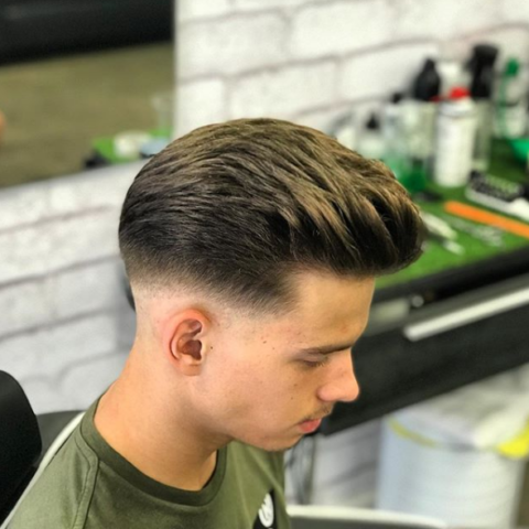 Peinado con mechas en joven