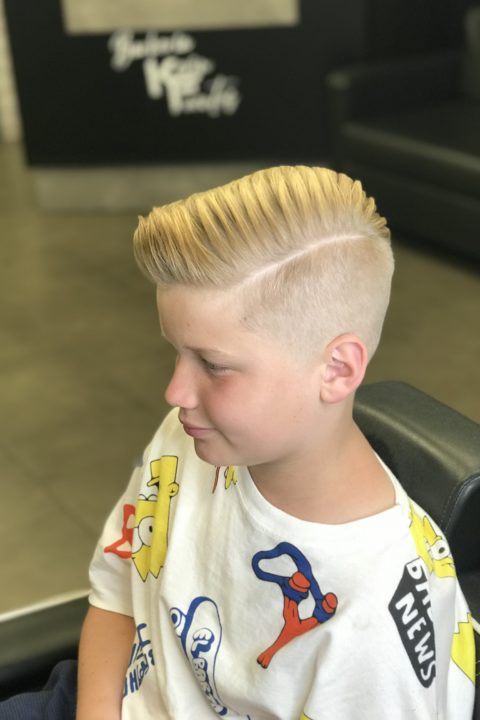 Rubio y peinado en niño